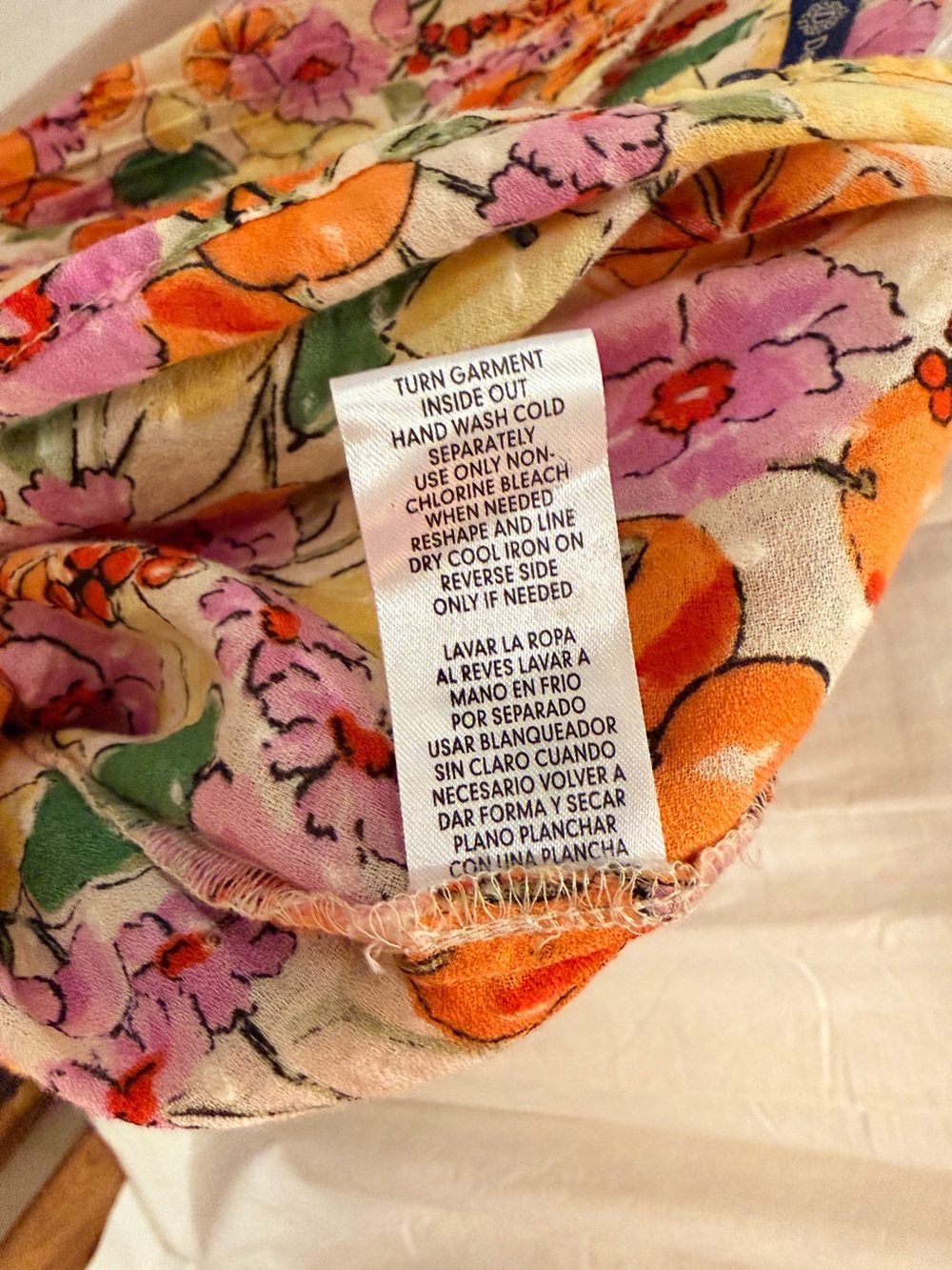 DEMOCRACY NEW WITHOUT TAGS Citrus and Floral Pintuck Blouse in MULTICOLOR SIZE L - Picture 6 of 9